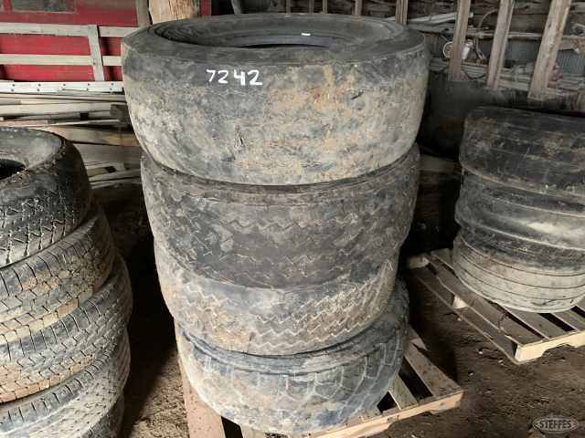 (4) 425/65R/22.5 truck tires